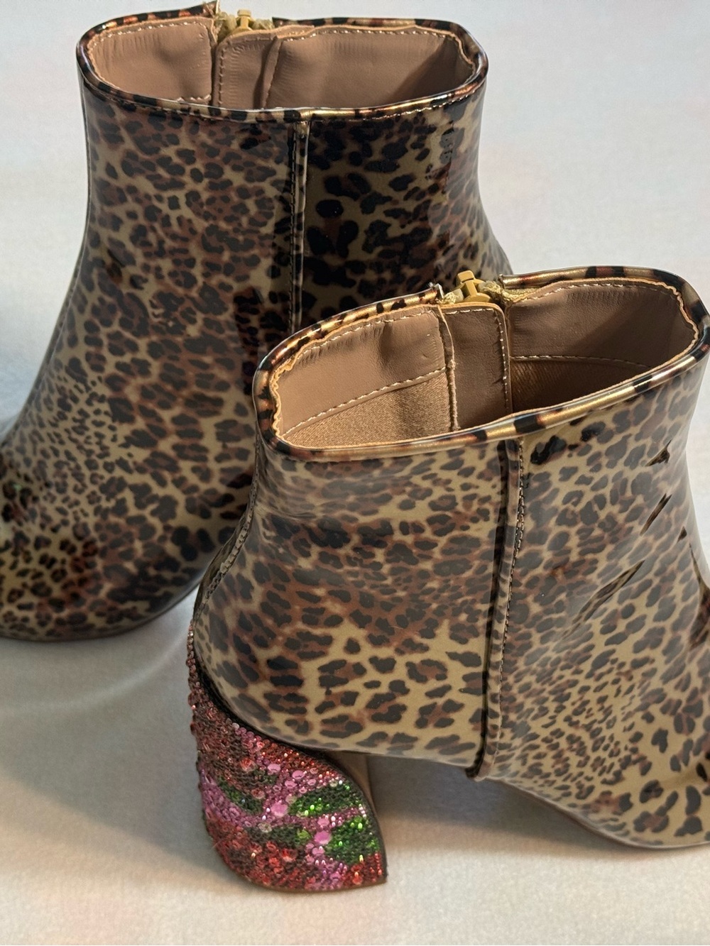 New Betsey Johnson Jackyy Leopard Ankle Boots wi/Rhinstone Block Heel. 7.5M - Picture 9 of 10
